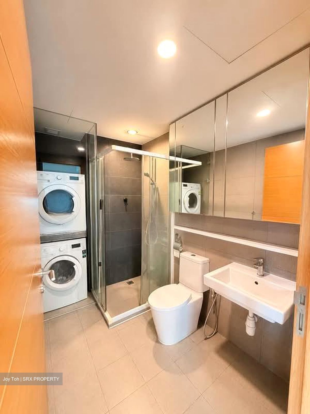 Vacanza @ East (D14), Condominium #574533101